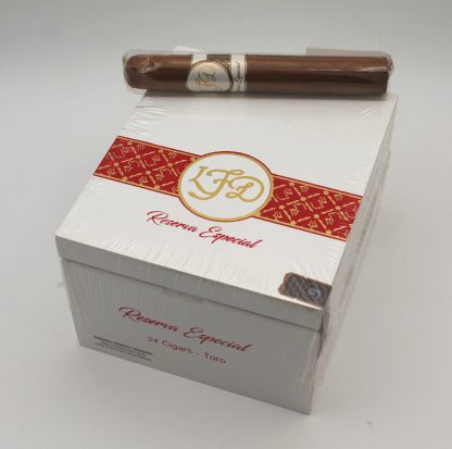 La Flor Dominicana Reserva Especial Toro